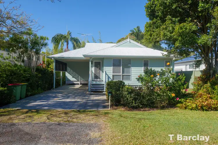 7 Hill St, Russell Island QLD 4184