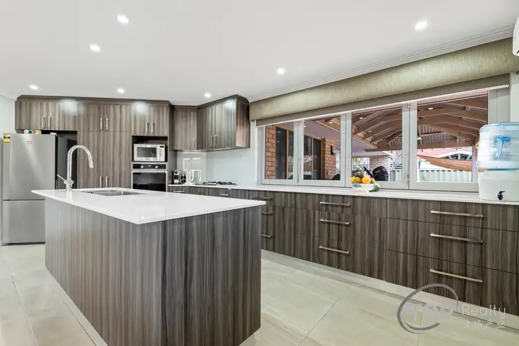 18 Sanderson Road, Bull Creek WA 6149