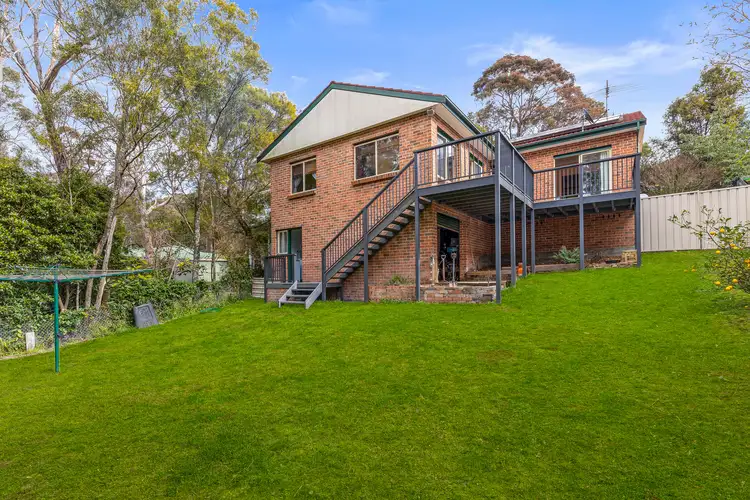 33 Edward Pde, Wentworth Falls NSW 2782