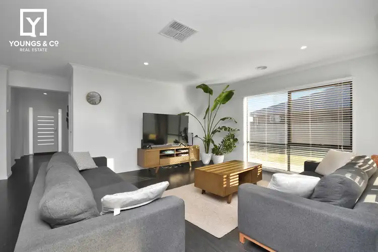 Fifth view of Homely house listing, 18 Daylesford Cres, Kialla VIC 3631