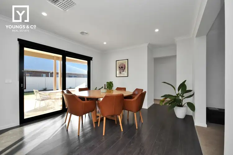Seventh view of Homely house listing, 18 Daylesford Cres, Kialla VIC 3631