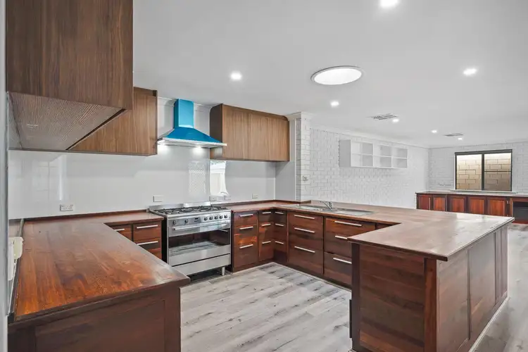 33 Chaparral Cres, Willetton WA 6155