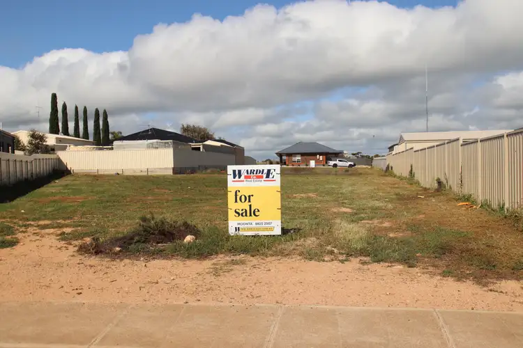 42 Stocker St, Moonta Bay SA 5558