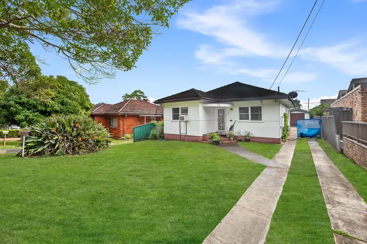28 Jocelyn St, Chester Hill NSW 2162
