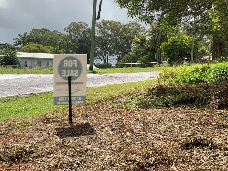 8 Wobur St, Lamb Island QLD 4184