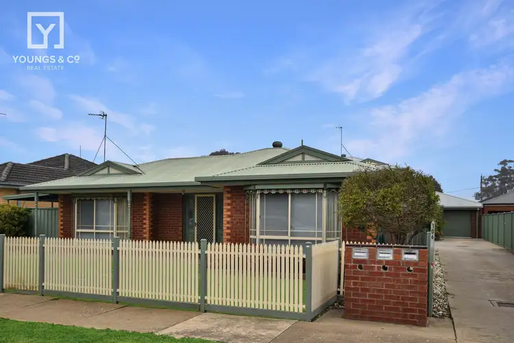 Main view of Homely unit listing, Unit 1/106 Ashenden St, Shepparton VIC 3630
