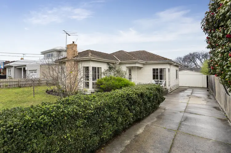 18 Long Street, Mentone VIC 3194