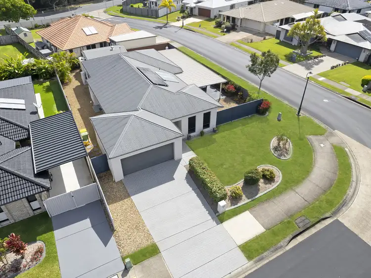 2 Dunwich Ct, Sandstone Point QLD 4511