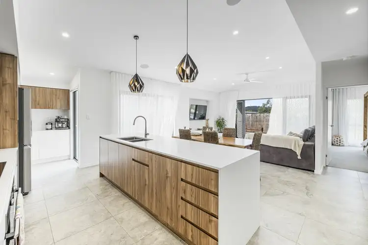 34 Black Swan Cct, Maroochy River QLD 4561