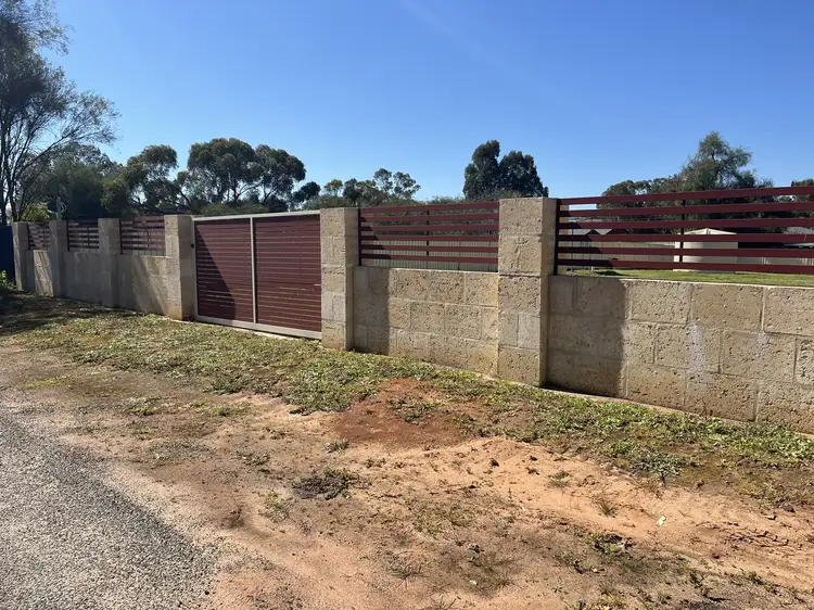 21 Tankard St, Northam WA 6401
