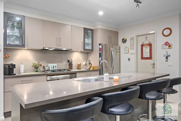 Fifth view of Homely house listing, 2 Rotheram Ct, Trafalgar VIC 3824