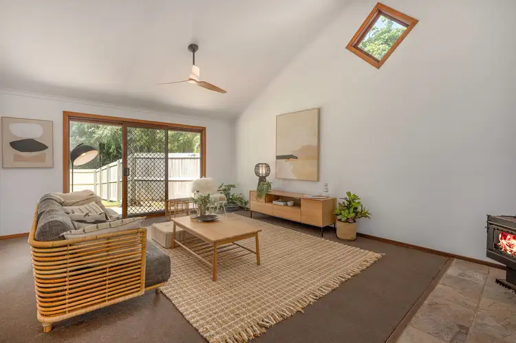 Second view of Homely house listing, 5 Gira Place, Ocean Shores NSW 2483