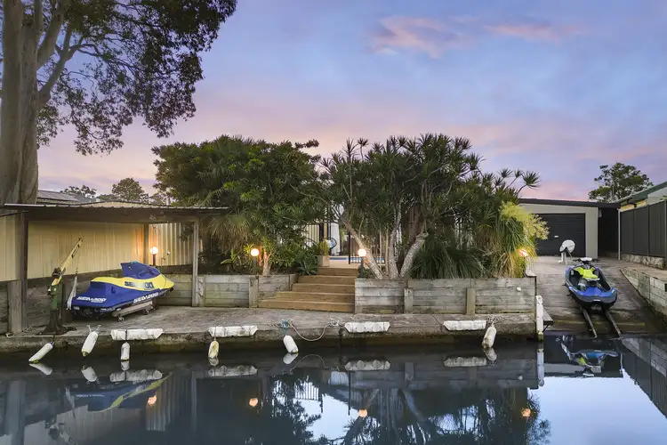 21 St Johns Drive, Croudace Bay NSW 2280