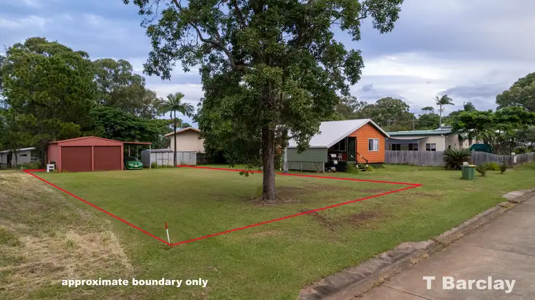 18 Crest Haven, Lamb Island QLD 4184