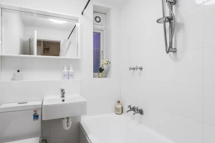Sixth view of Homely unit listing, Unit 1A/7 Greenknowe Ave, Elizabeth Bay NSW 2011