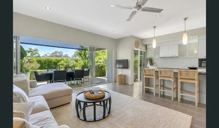 15 Headland Rd, Sapphire Beach NSW 2450