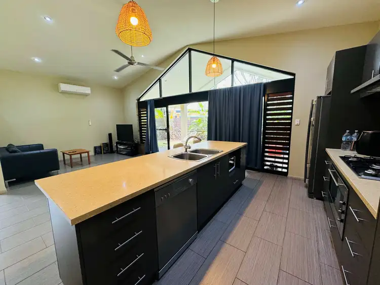 Unit 2/22-24 Jackey Jackey St, South Mission Beach QLD 4852