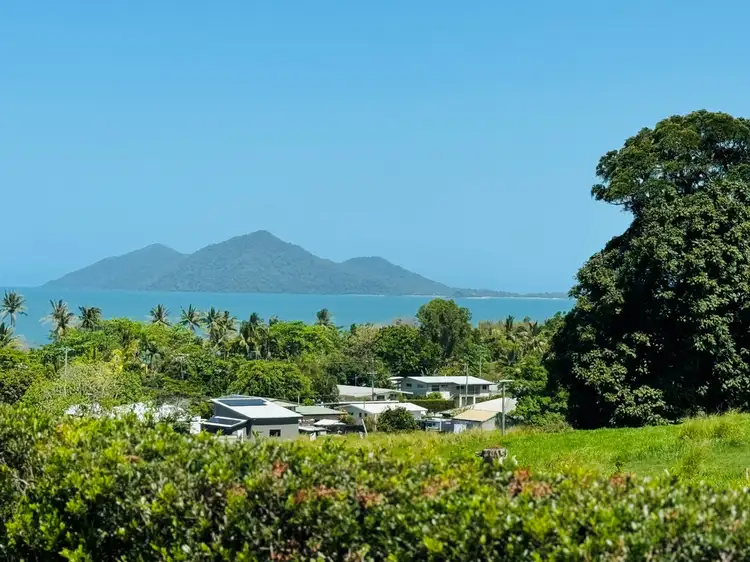 5 Rise Cres, Mission Beach QLD 4852