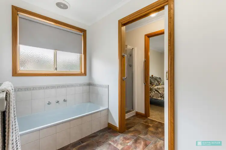 Sixth view of Homely house listing, 6 Weir Ct, Kangaroo Flat VIC 3555