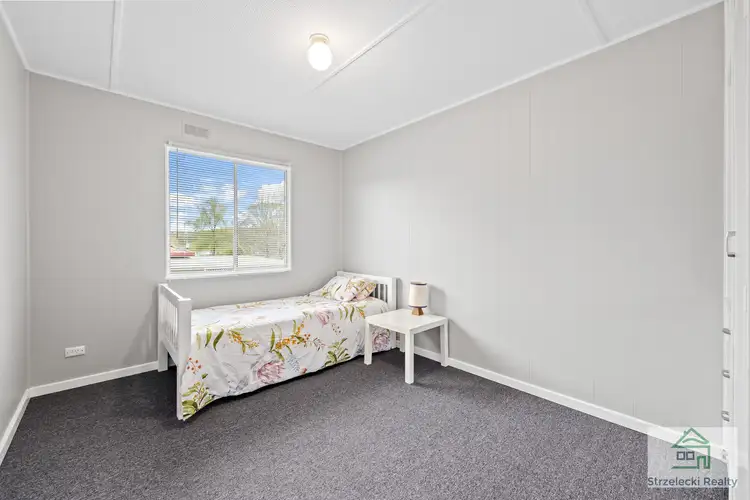 Seventh view of Homely house listing, 6 St Phillack Cres, Rawson VIC 3825