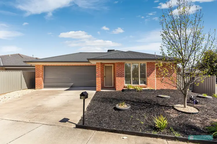 38 The Boulevard, White Hills VIC 3550