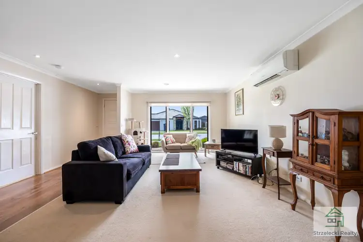 Fourth view of Homely house listing, 27 Villeneuve Dr, Trafalgar VIC 3824