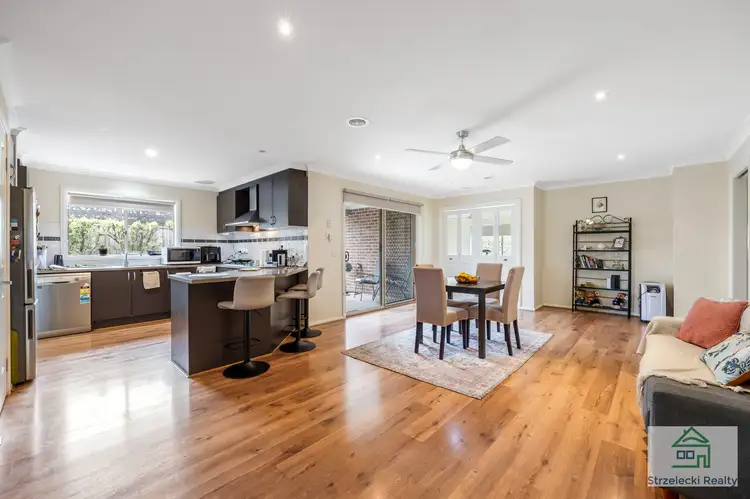 Fifth view of Homely house listing, 27 Villeneuve Dr, Trafalgar VIC 3824