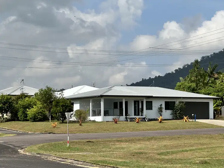 29 Murray St, Tully QLD 4854