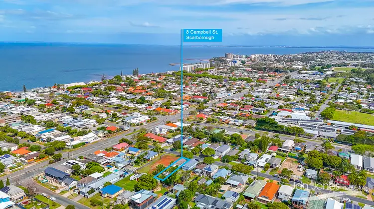 8 Campbell St, Scarborough QLD 4020