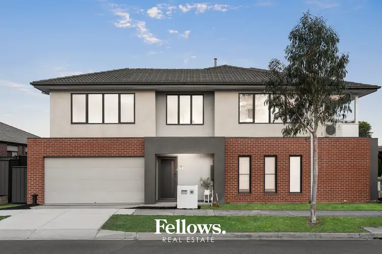 52 Kilmarnock Way, Clyde North VIC 3978