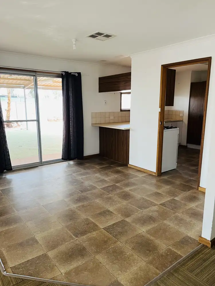 Fifth view of Homely house listing, 2 Wangianna St, Roxby Downs SA 5725