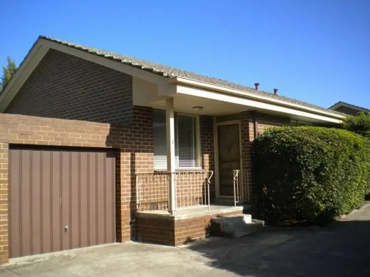 4 Simpsons Rd