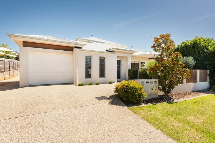 Unit 1/241D Mackenzie St, Centenary Heights QLD 4350