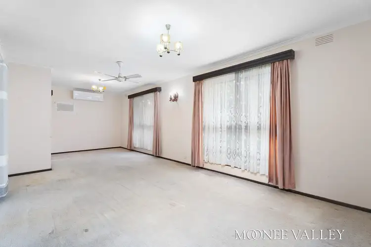 Fourth view of Homely house listing, 33 Barbara Cres, Avondale Heights VIC 3034