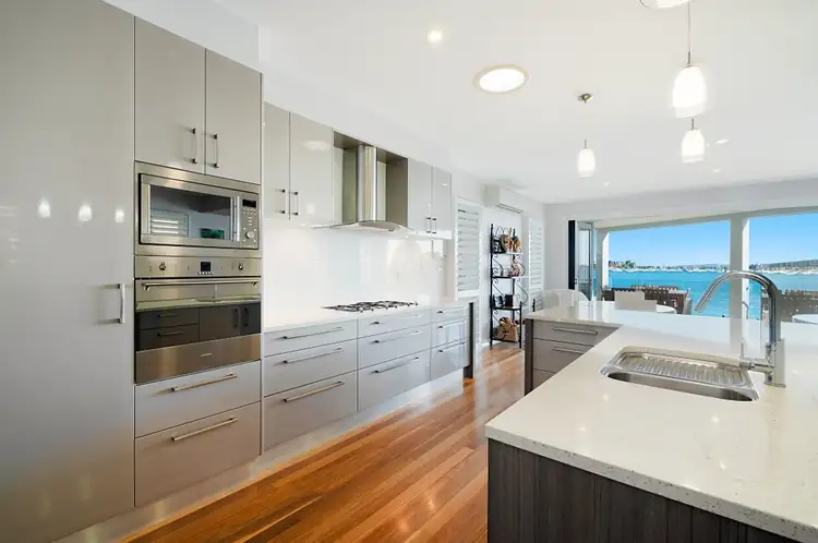 4 Ross Street, Belmont NSW 2280