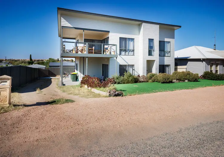 21 Calstock St, Moonta Bay SA 5558