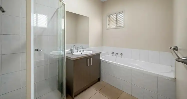 Fourth view of Homely unit listing, 40/17 Crestmont Drive, Melton South VIC 3338