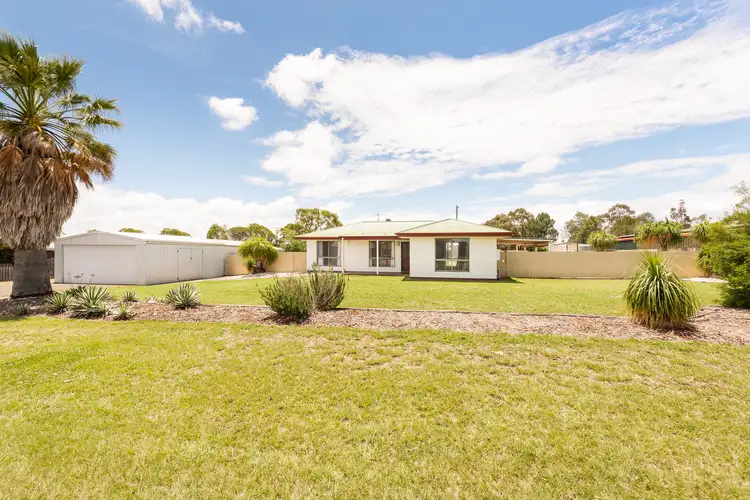 8 Fairfax St, Cambooya QLD 4358