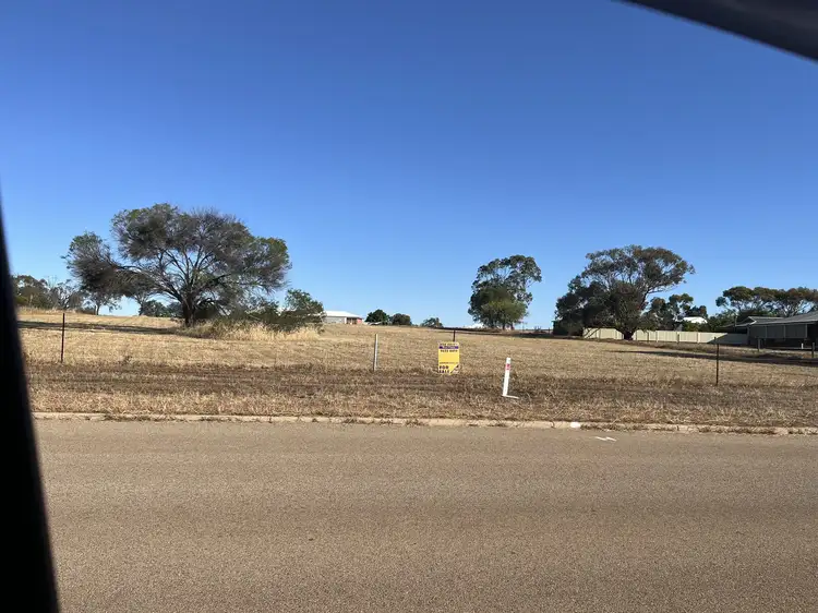 102 Woodley Farm Dr, Northam WA 6401