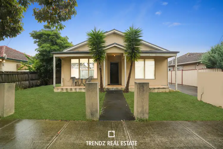 4 Baynton Ave