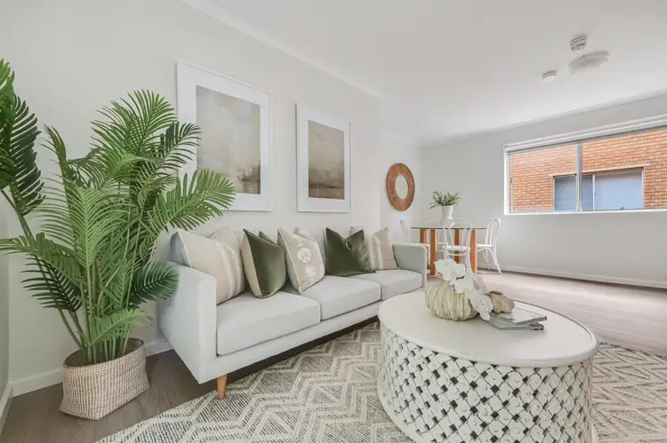 Second view of Homely unit listing, Unit 6/10-12 Robertson St, Narrabeen NSW 2101