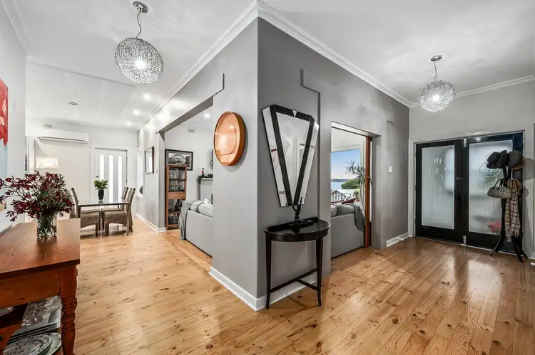 6 Cudmore Rd, Mccracken SA 5211