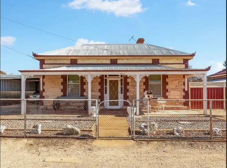 11 Collins St, Peterborough SA 5422