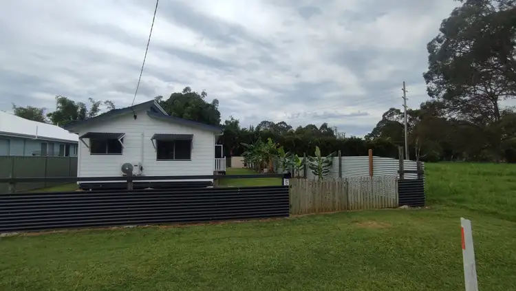 5 Hill St, Russell Island QLD 4184