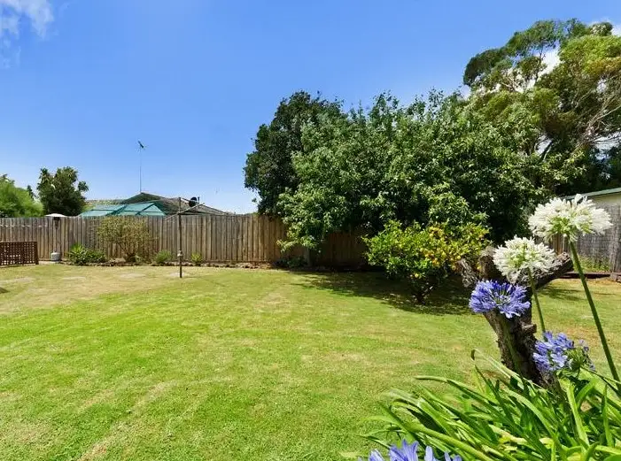 D2/8 Cernan Court, Whittington VIC 3219