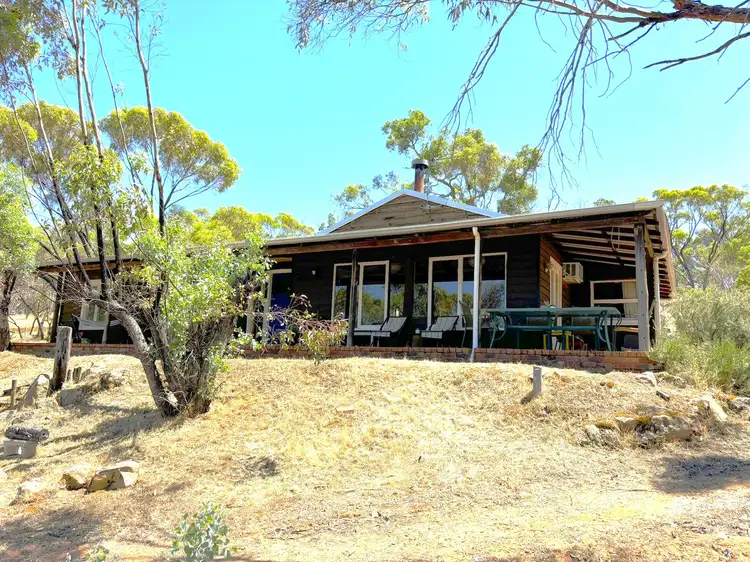 35 Weir Rd