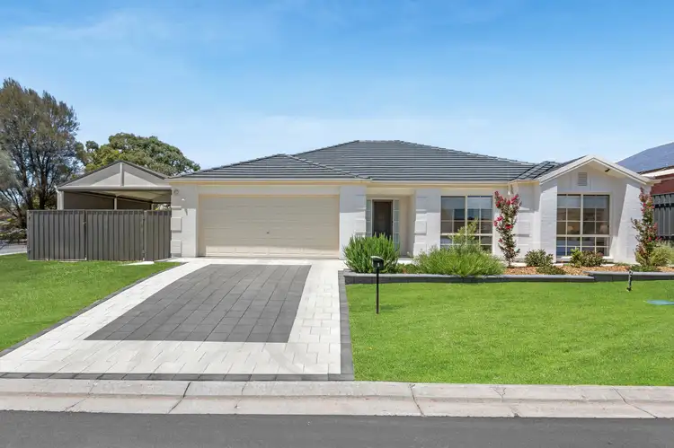 1 Westbury Ct, Woodcroft SA 5162