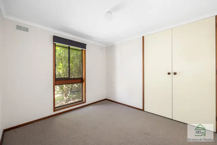 Seventh view of Homely house listing, 10 Dudley Ct, Newborough VIC 3825