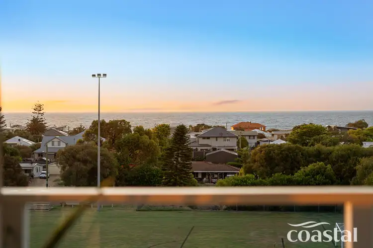 9 Guide Ct, Madora Bay WA 6210