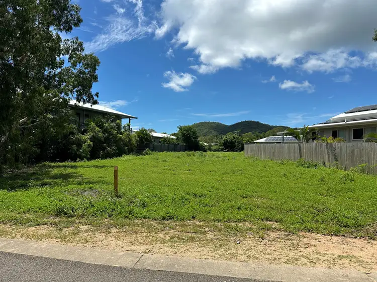 19 Pandanus Dr, Horseshoe Bay QLD 4819